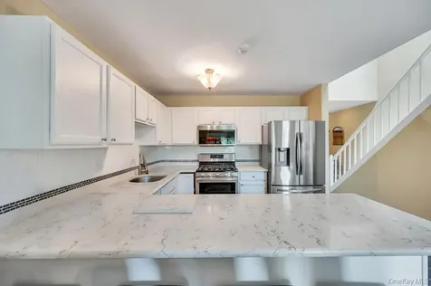 194 Gothic Circle Manorville NY 11949