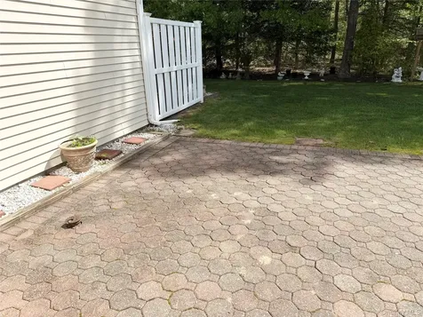 251 Barn Swallow Court Manorville NY 11949