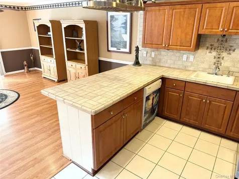 251 Barn Swallow Court Manorville NY 11949
