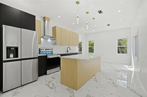 24 Summit Avenue Harriman NY 10926