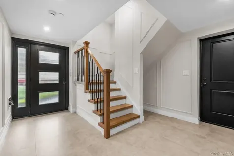 3 Pleasantview Drive Bayville NY 11709