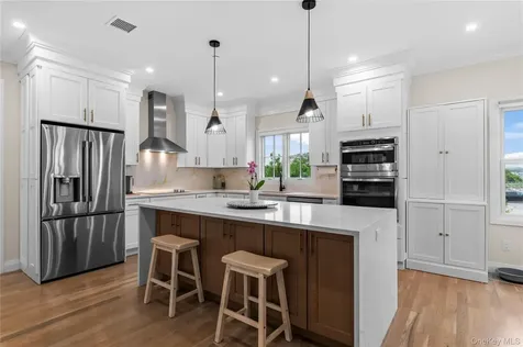 3 Pleasantview Drive Bayville NY 11709