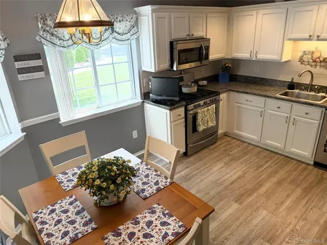 252 Barn Swallow Court Manorville NY 11949