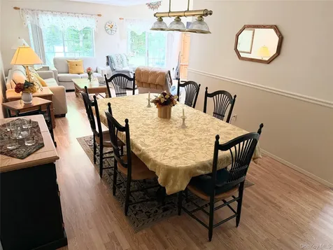 252 Barn Swallow Court Manorville NY 11949