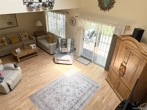 252 Barn Swallow Court Manorville NY 11949