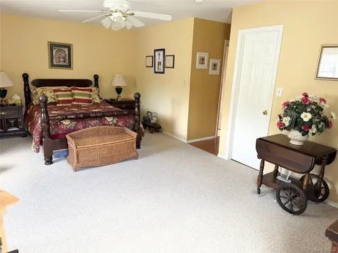 252 Barn Swallow Court Manorville NY 11949