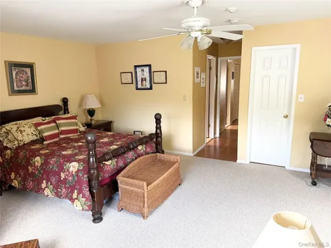 252 Barn Swallow Court Manorville NY 11949