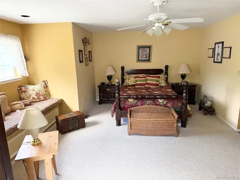 252 Barn Swallow Court Manorville NY 11949