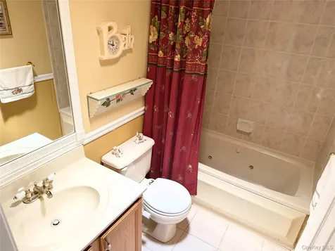 252 Barn Swallow Court Manorville NY 11949