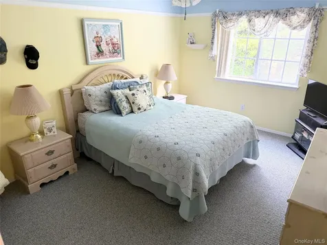 252 Barn Swallow Court Manorville NY 11949