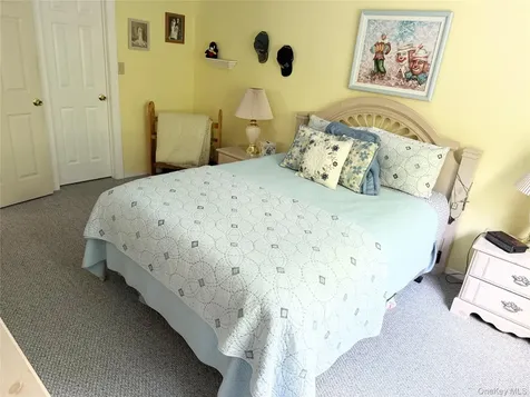 252 Barn Swallow Court Manorville NY 11949