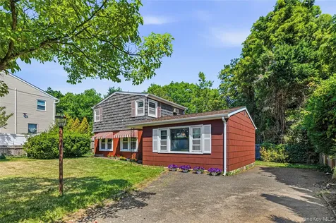 28 Cross Street Locust Valley NY 11560
