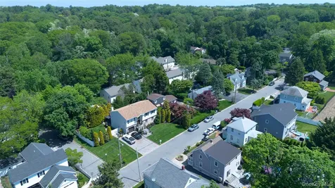 28 Cross Street Locust Valley NY 11560