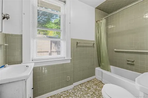 28 Cross Street Locust Valley NY 11560