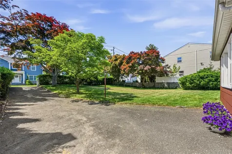 28 Cross Street Locust Valley NY 11560