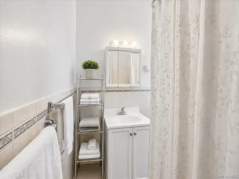 208 Tompkins Road Yonkers NY 10703