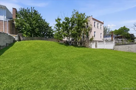 208 Tompkins Road Yonkers NY 10703