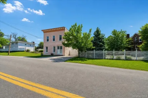 208 Tompkins Road Yonkers NY 10703