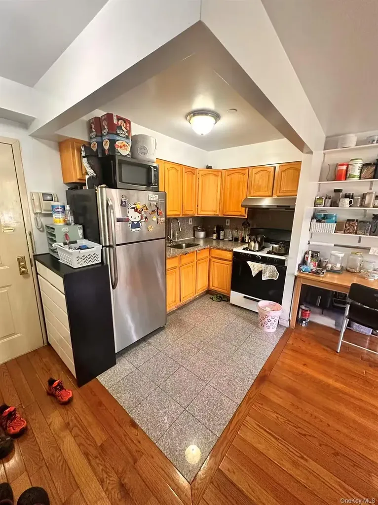 35-06 Leavitt Street Flushing NY 11354