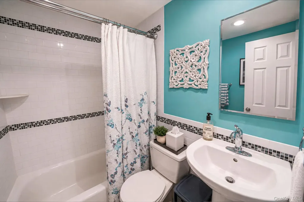 53 Mobrey Lane Smithtown NY 11787