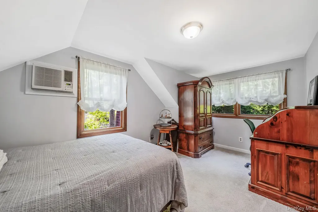 53 Mobrey Lane Smithtown NY 11787