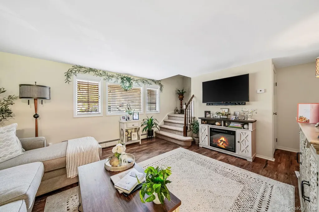 53 Mobrey Lane Smithtown NY 11787
