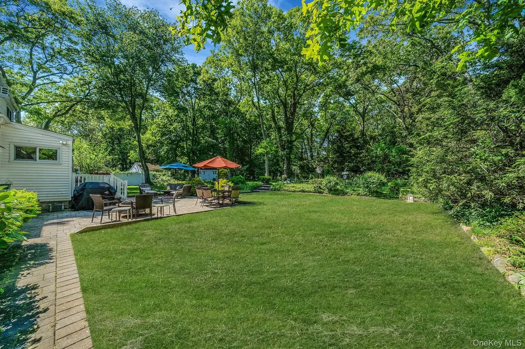 53 Mobrey Lane Smithtown NY 11787