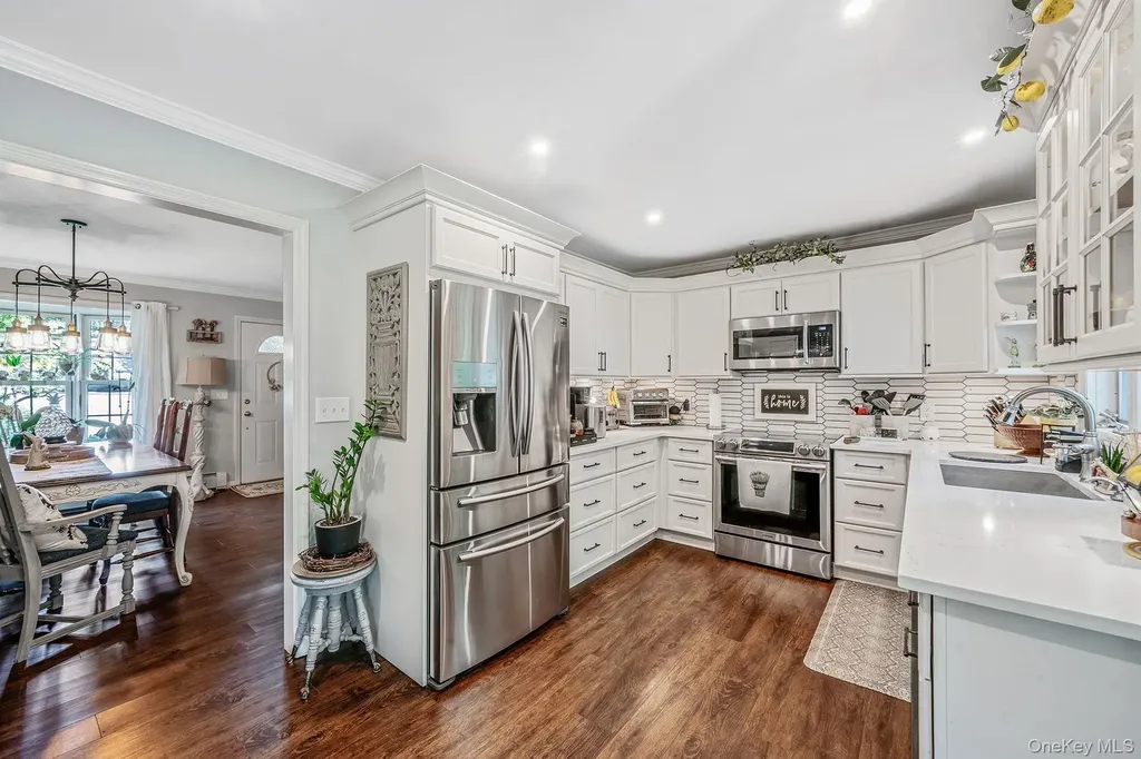 53 Mobrey Lane Smithtown NY 11787