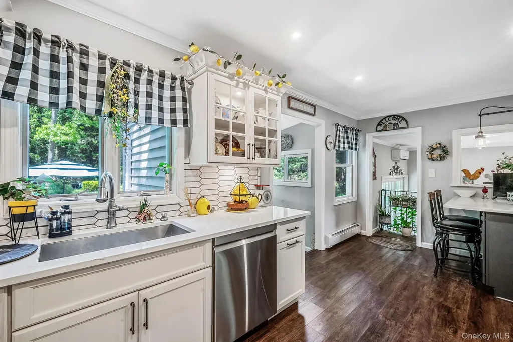 53 Mobrey Lane Smithtown NY 11787