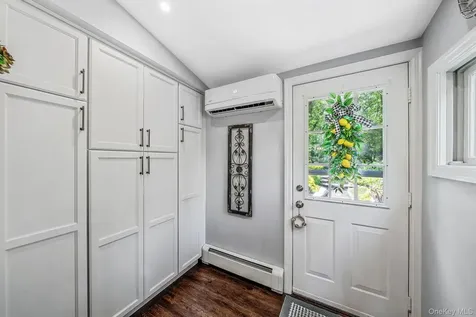 53 Mobrey Lane Smithtown NY 11787