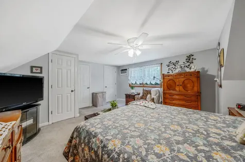 53 Mobrey Lane Smithtown NY 11787