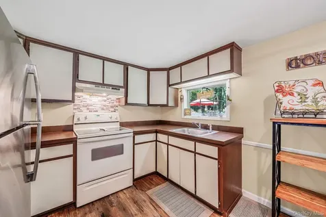 53 Mobrey Lane Smithtown NY 11787