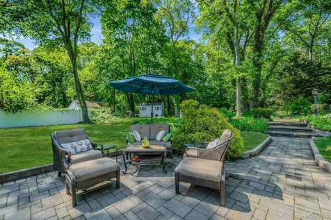 53 Mobrey Lane Smithtown NY 11787