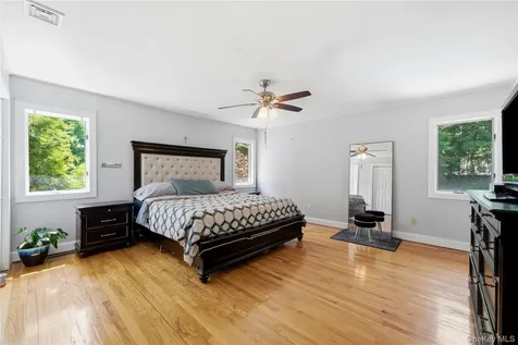 6 Paula Street East Northport NY 11731
