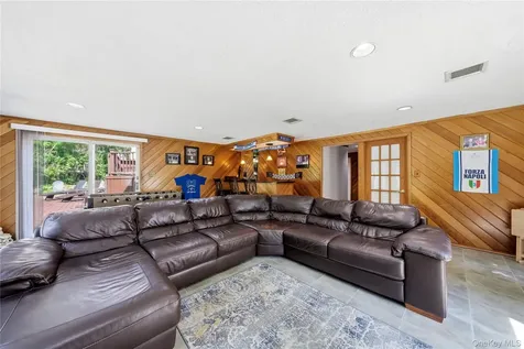 6 Paula Street East Northport NY 11731