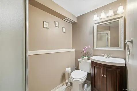6 Paula Street East Northport NY 11731