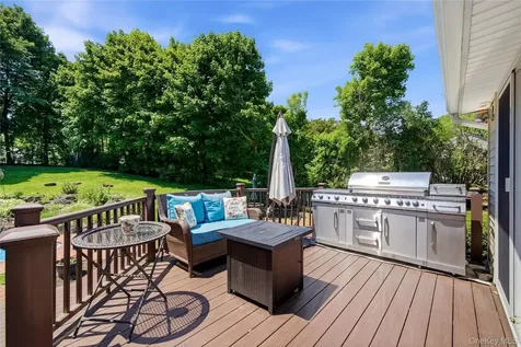 6 Paula Street East Northport NY 11731
