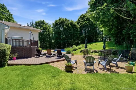 6 Paula Street East Northport NY 11731
