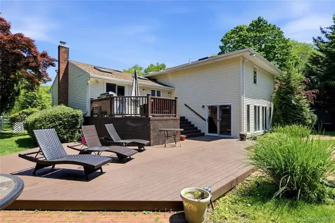 6 Paula Street East Northport NY 11731
