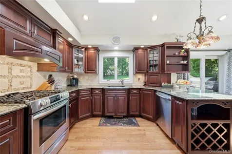 6 Paula Street East Northport NY 11731