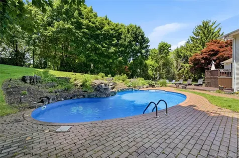 6 Paula Street East Northport NY 11731