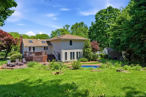6 Paula Street East Northport NY 11731