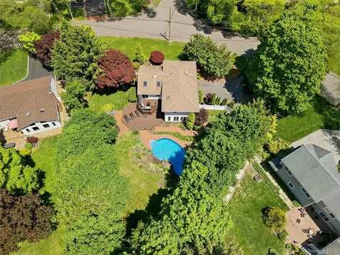 6 Paula Street East Northport NY 11731