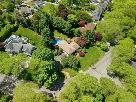 6 Paula Street East Northport NY 11731