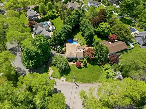 6 Paula Street East Northport NY 11731