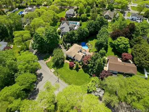 6 Paula Street East Northport NY 11731
