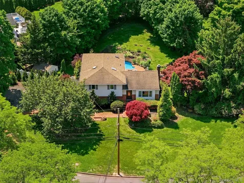 6 Paula Street East Northport NY 11731