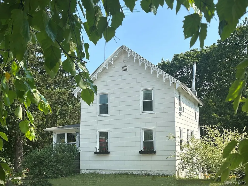 2884 Atlantic Avenue Hudson NY 12172