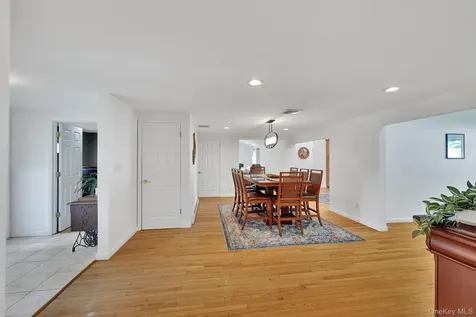 4 Foxey Lane Mahopac NY 10541
