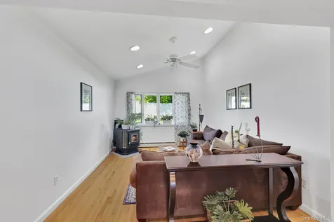 4 Foxey Lane Mahopac NY 10541